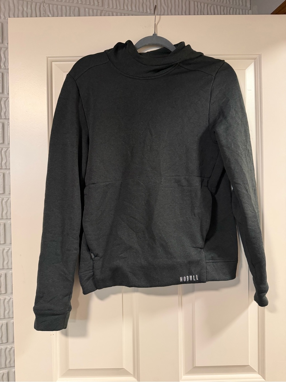 NOBULL Black Hoodie Pullover Athletic Sweatshirt Size L Fitted